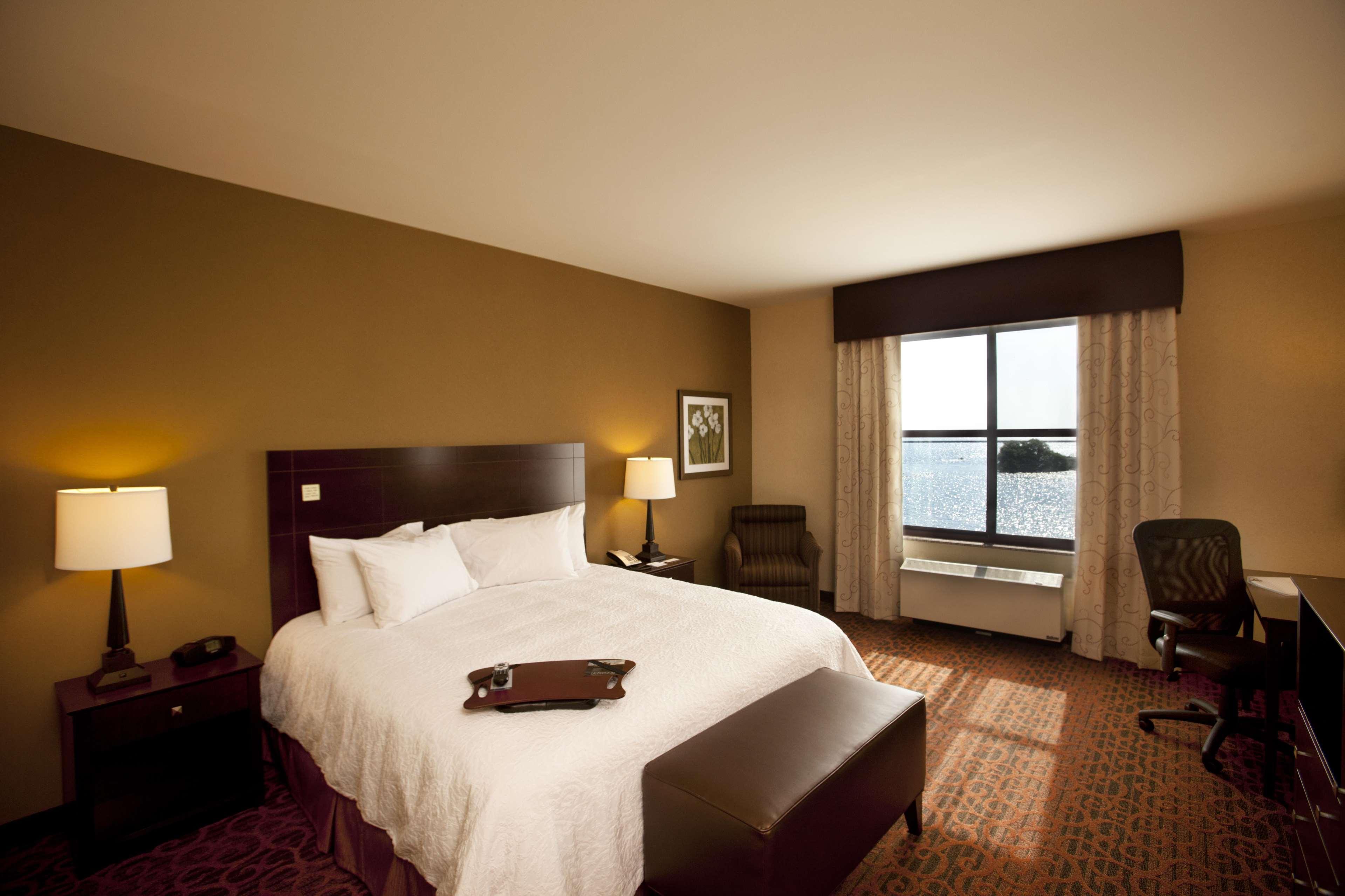 Hampton Inn Marquette-Waterfront Exteriör bild