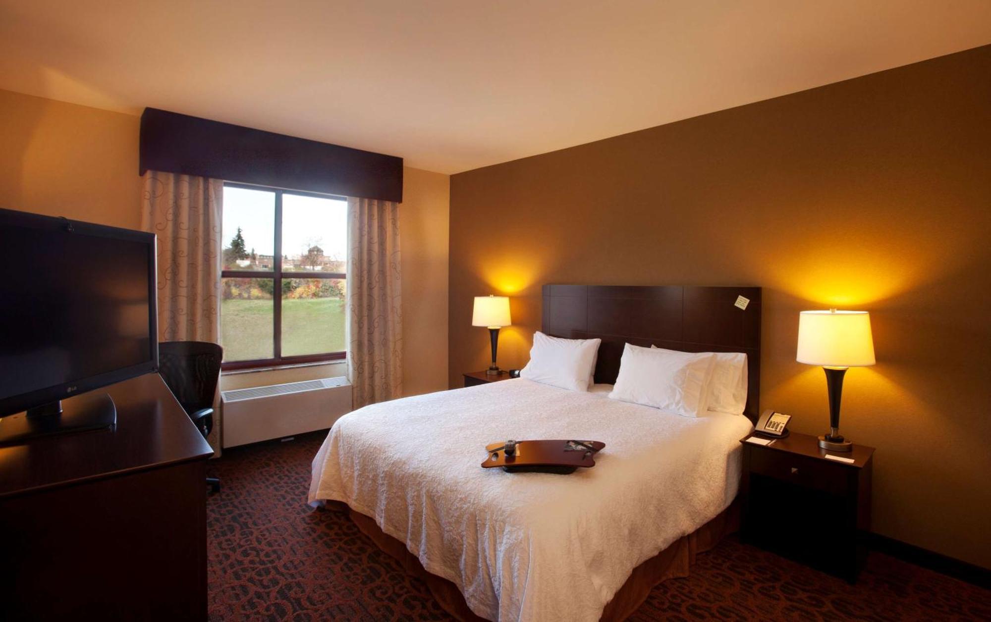 Hampton Inn Marquette-Waterfront Exteriör bild