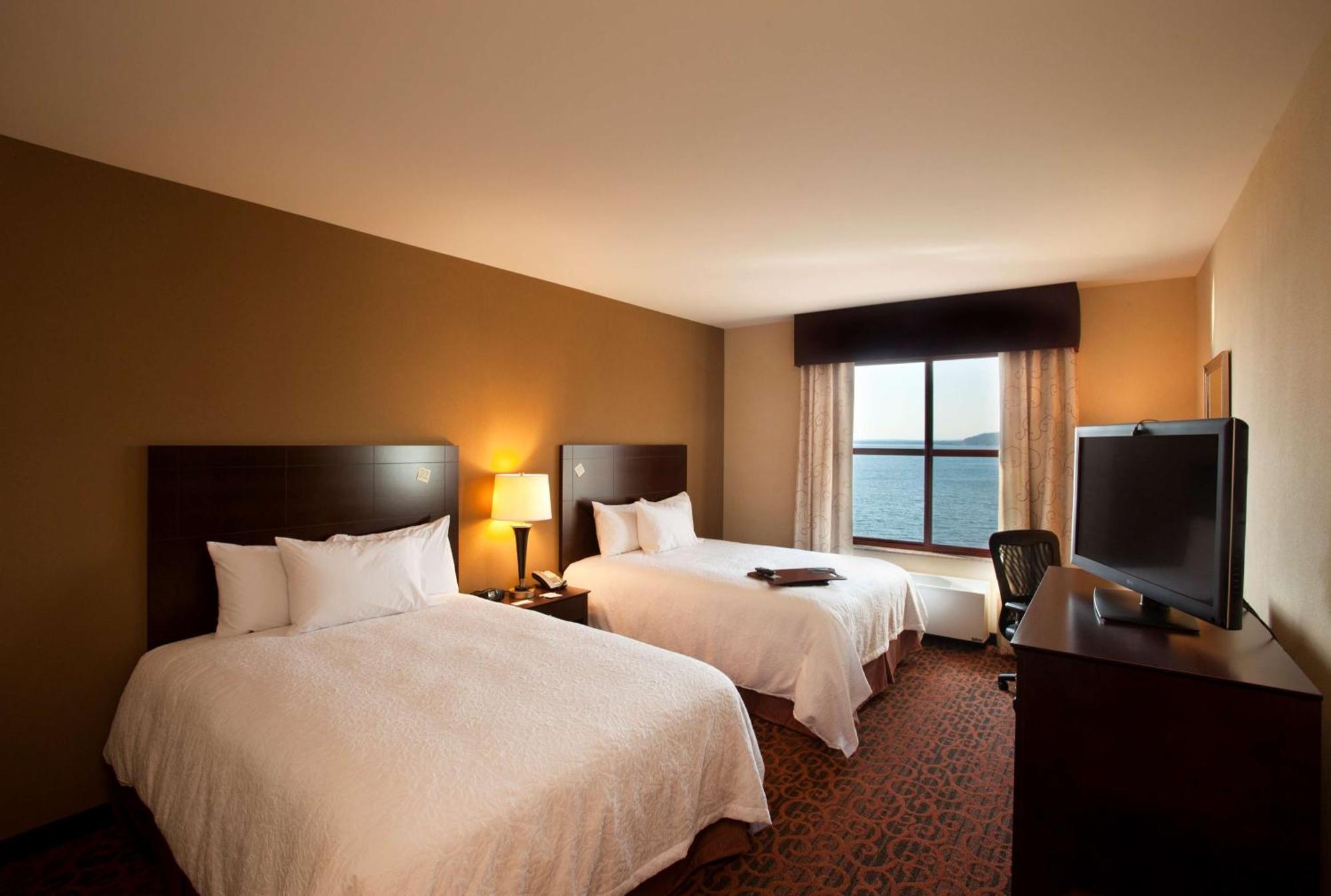 Hampton Inn Marquette-Waterfront Exteriör bild